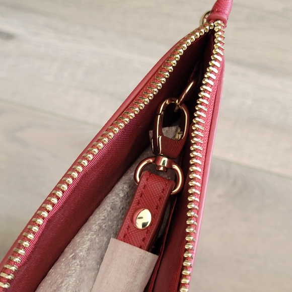Red Clutch Wristlet Handbag - Picture 7 of 12